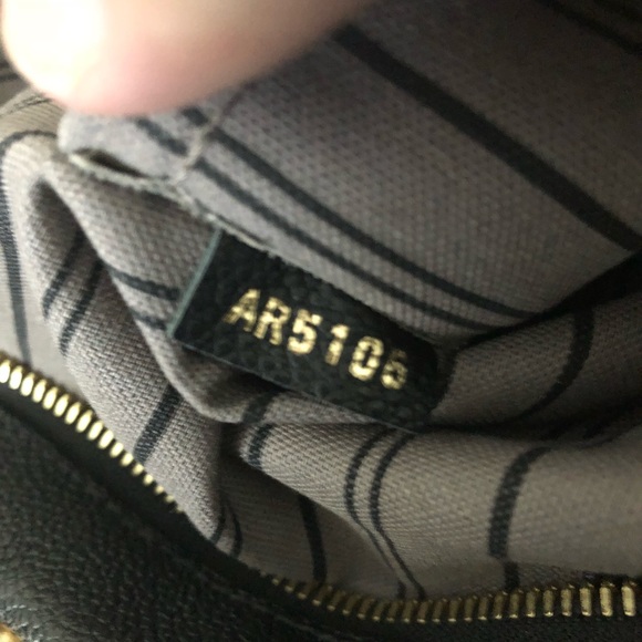 Authentic Louis Vuitton Bow tie Bag - Picture 3 of 8